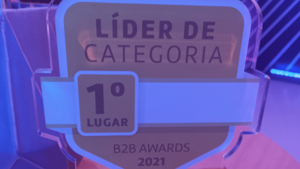 A imagem mostra o prêmio da PM3 no B2B Awards 2022, na categoria "Cursos e treinamentos"