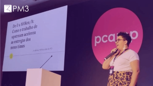 Priscila Chagas em sua palestra sobre trabalho de upstream no Product Camp 2022